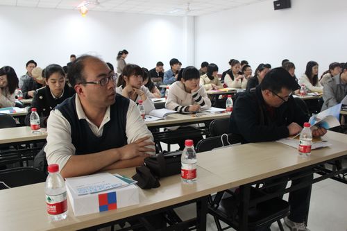 新鄉(xiāng)網(wǎng)站客服部第一期服務(wù)咨詢(xún)?nèi)諘?huì)議報(bào)道